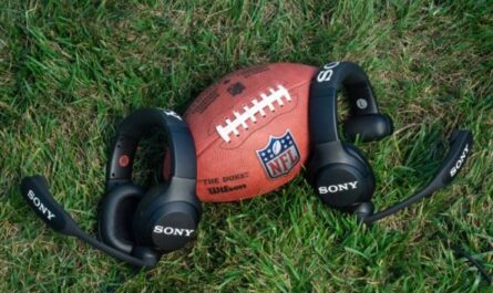 Это новые наушники Sony с шумоподавлением для тренеров НФЛ